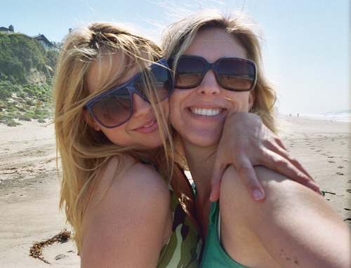File:BTS - Sarah & Amanda.jpg